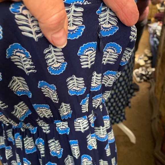 🎉SALE🎉J Crew Blue and White Patterned Dress - Picture 4 of 9